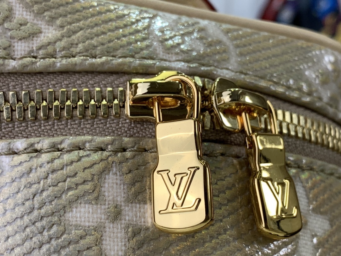 LV Handbag M82467