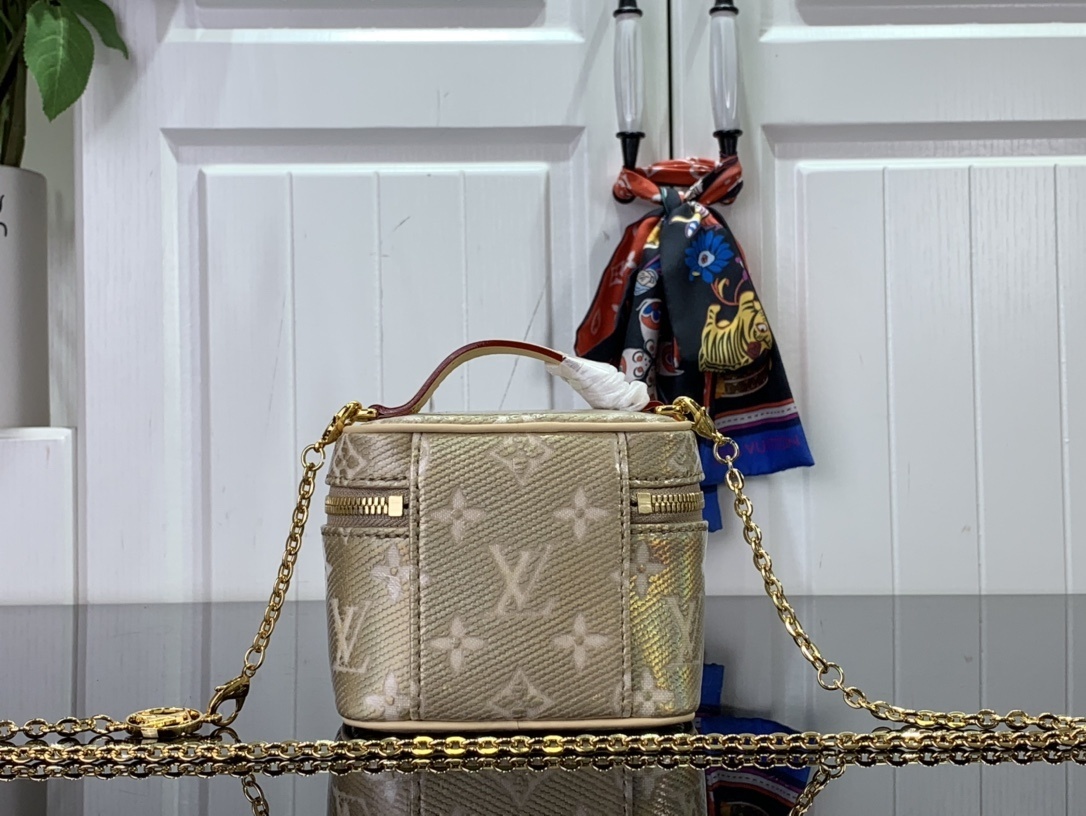 LV Handbag M82467