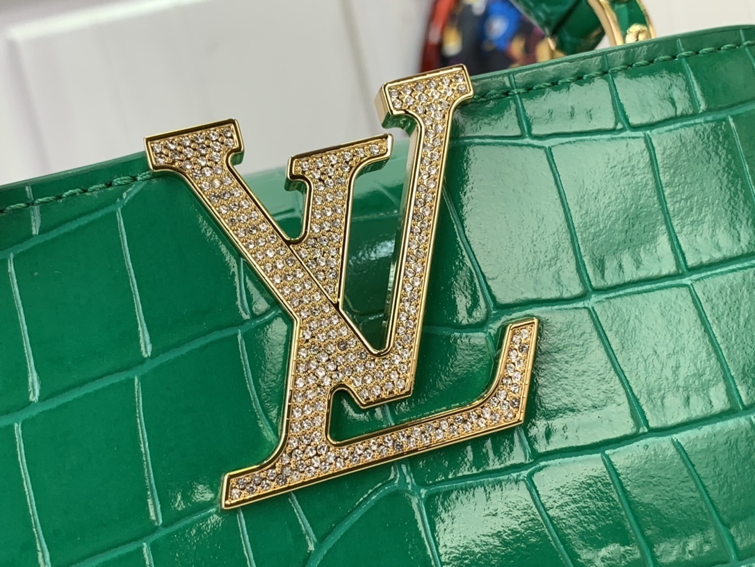 LV Handbag M94227