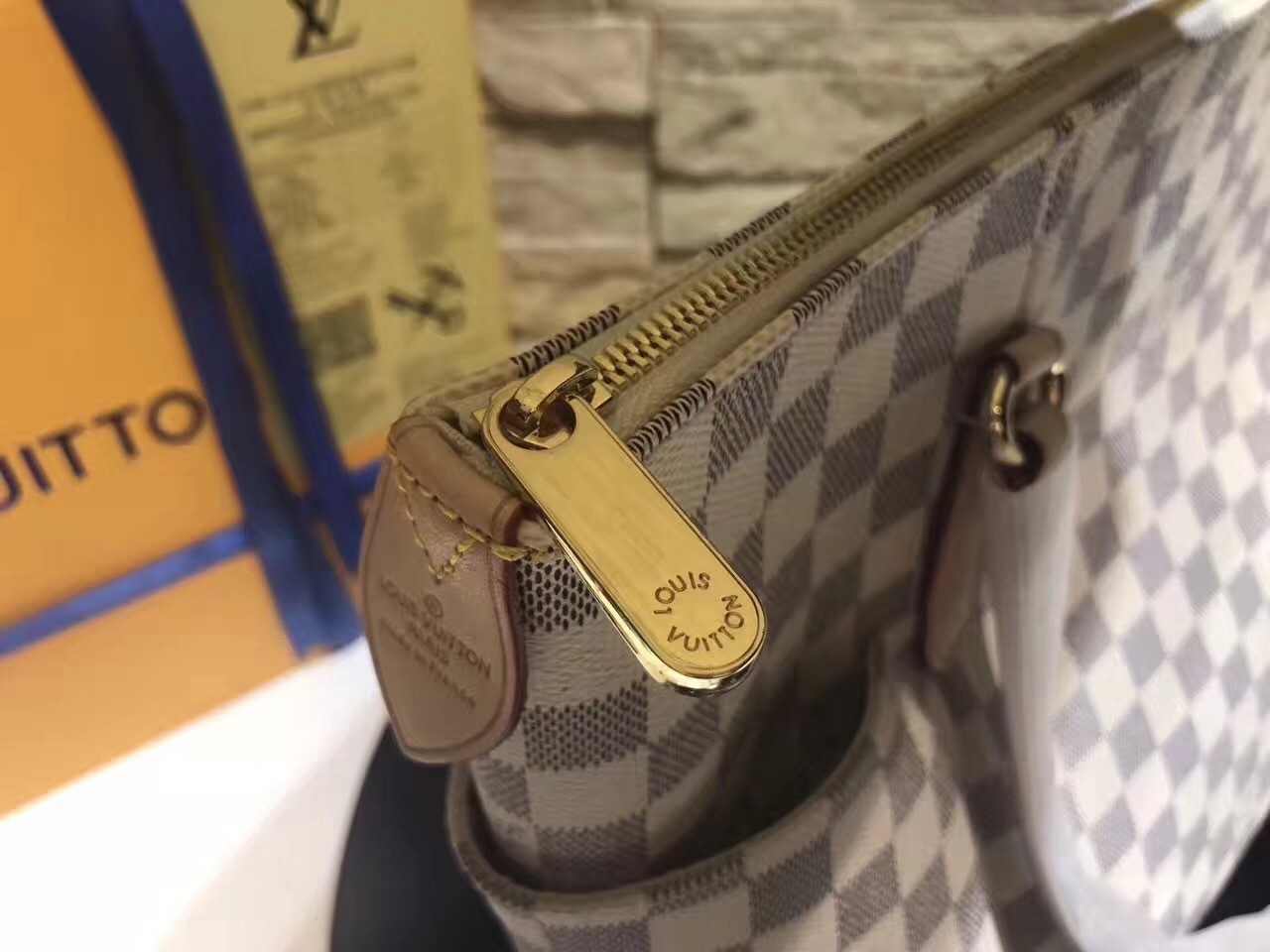 LV Handbag N51262 