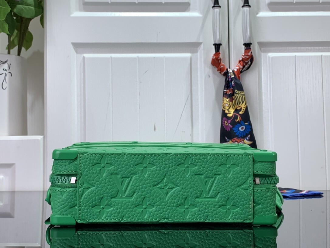 LV HANDLE SOFT TRUNK M20956