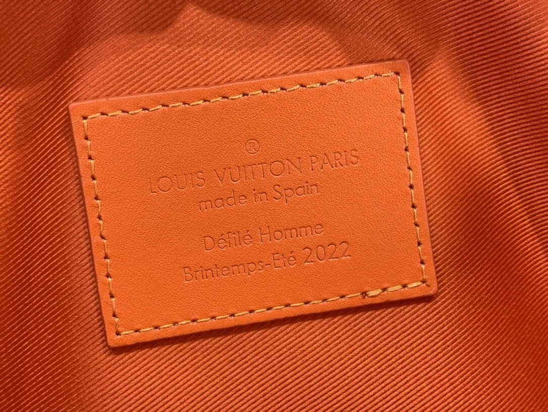 LV HANDLE SOFT TRUNK M20956