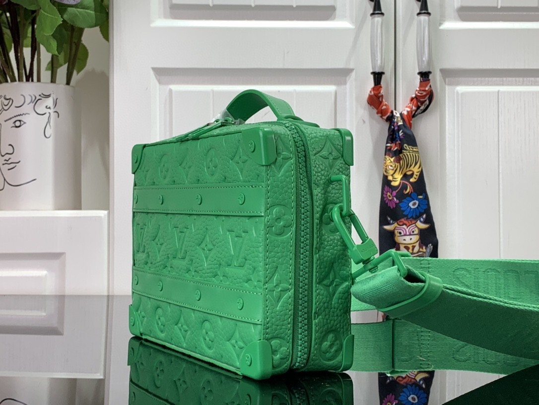 LV HANDLE SOFT TRUNK M20956