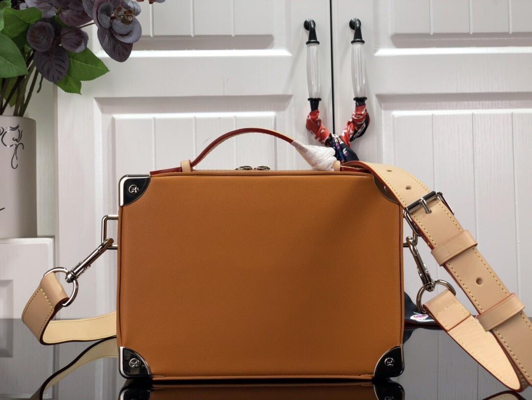 LV HANDLE SOFT TRUNK M59669