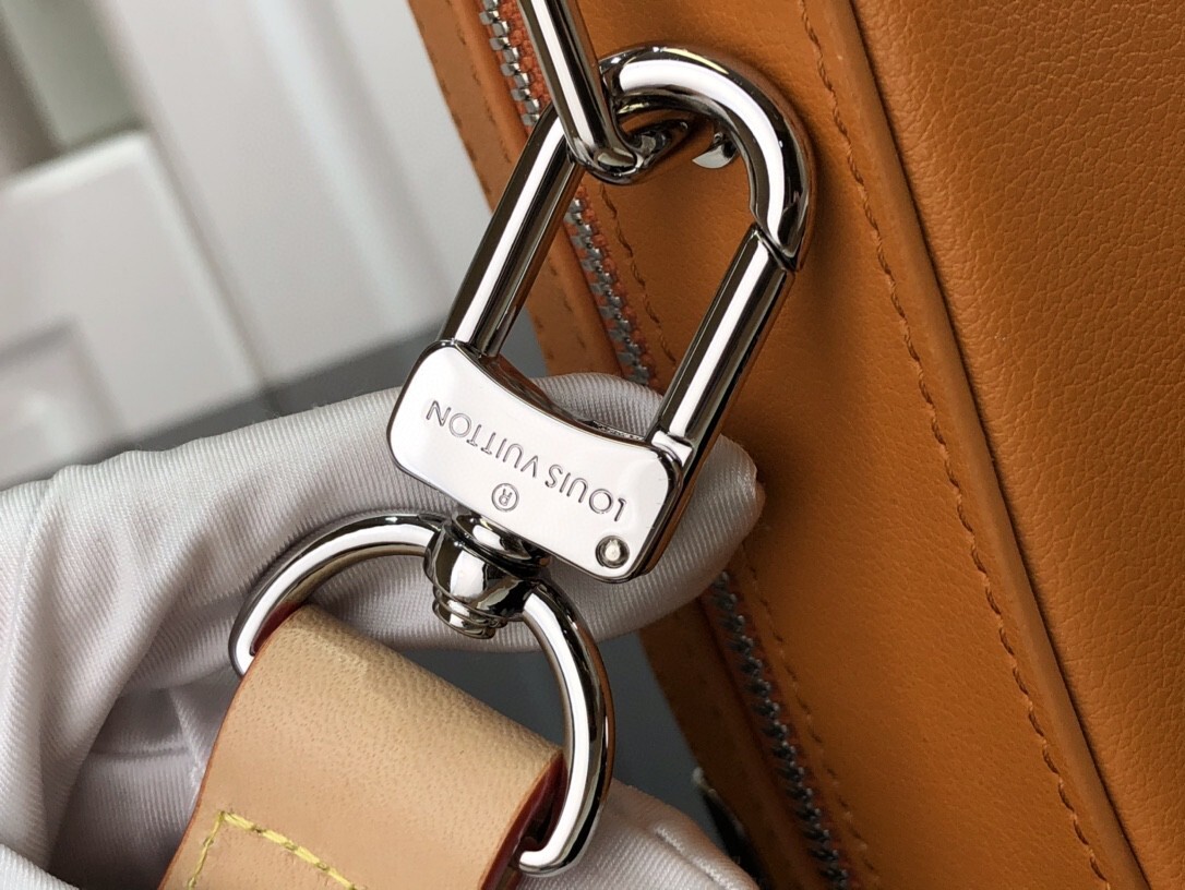 LV HANDLE SOFT TRUNK M59669