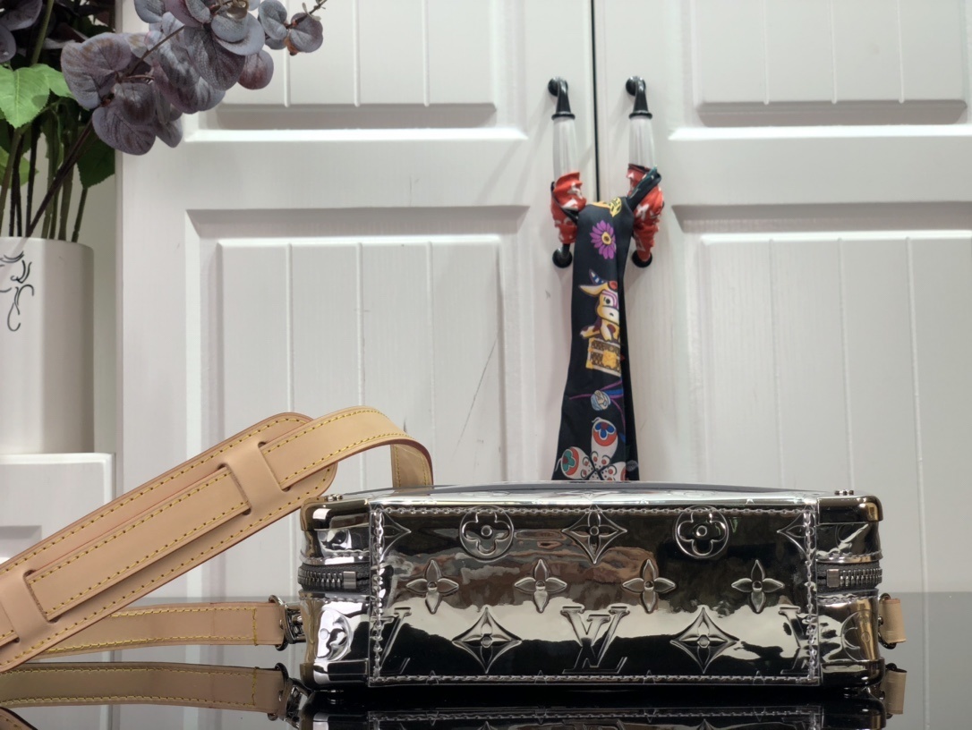 LV HANDLE TRUNK M45885 