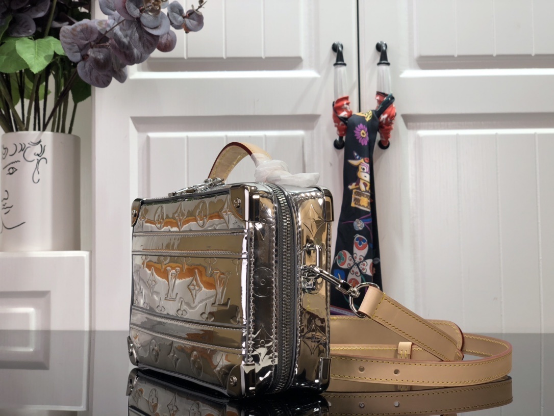 LV HANDLE TRUNK M45885 