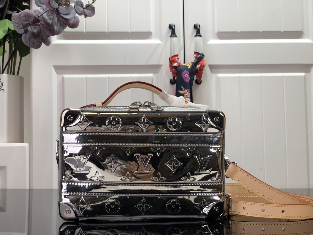 LV HANDLE TRUNK M45885 