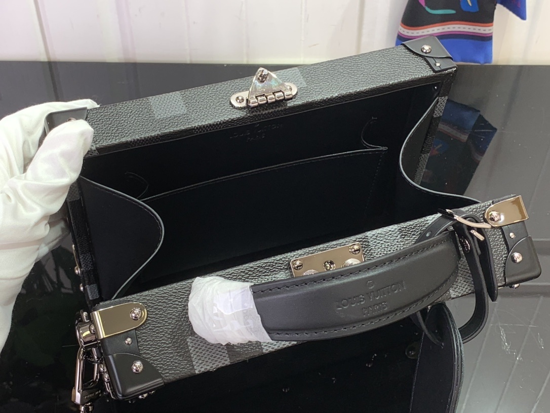 LV Handle Trunk N00059 