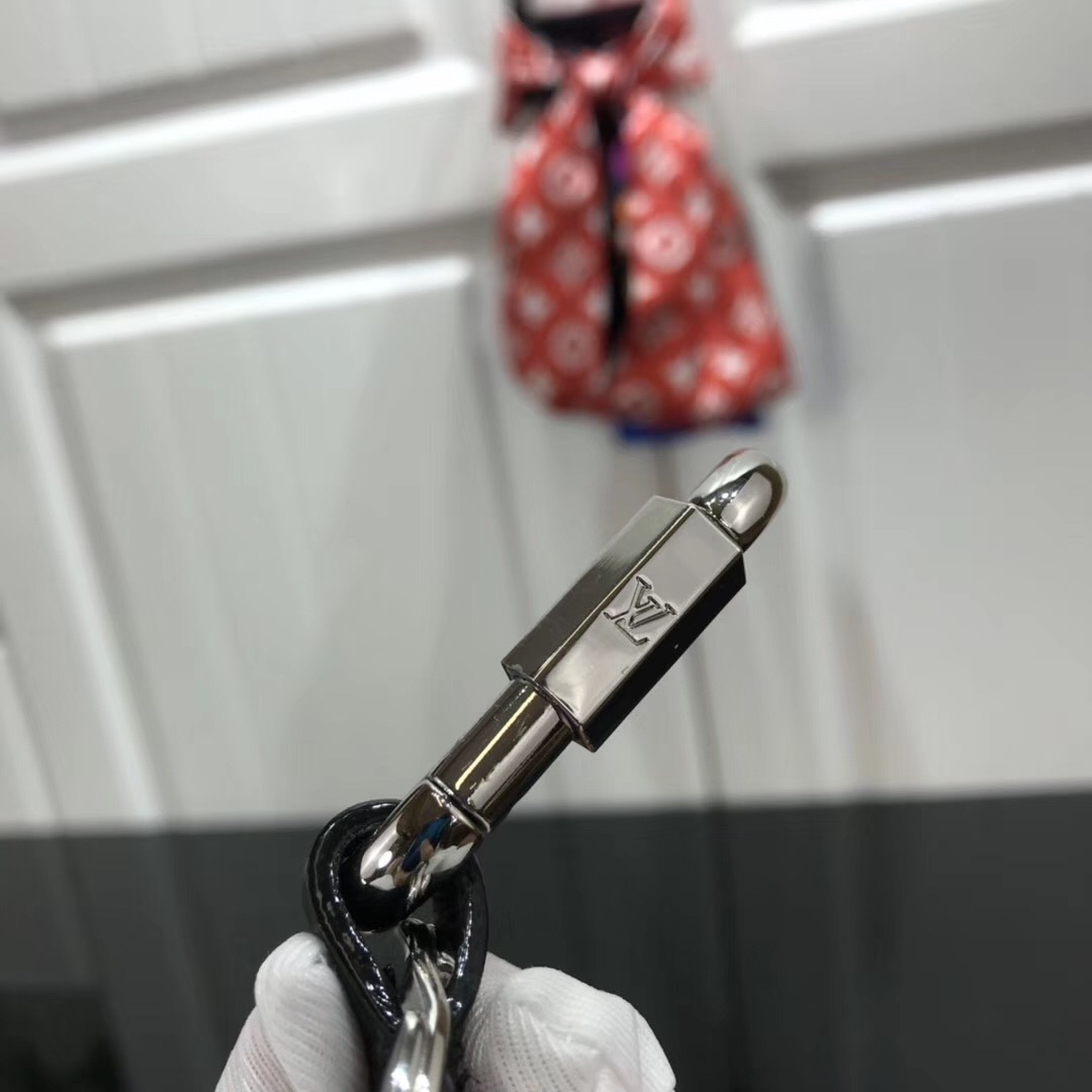 LV HARNESS DRAGONNE BAG CHARM AND KEY HOLDER MP2293