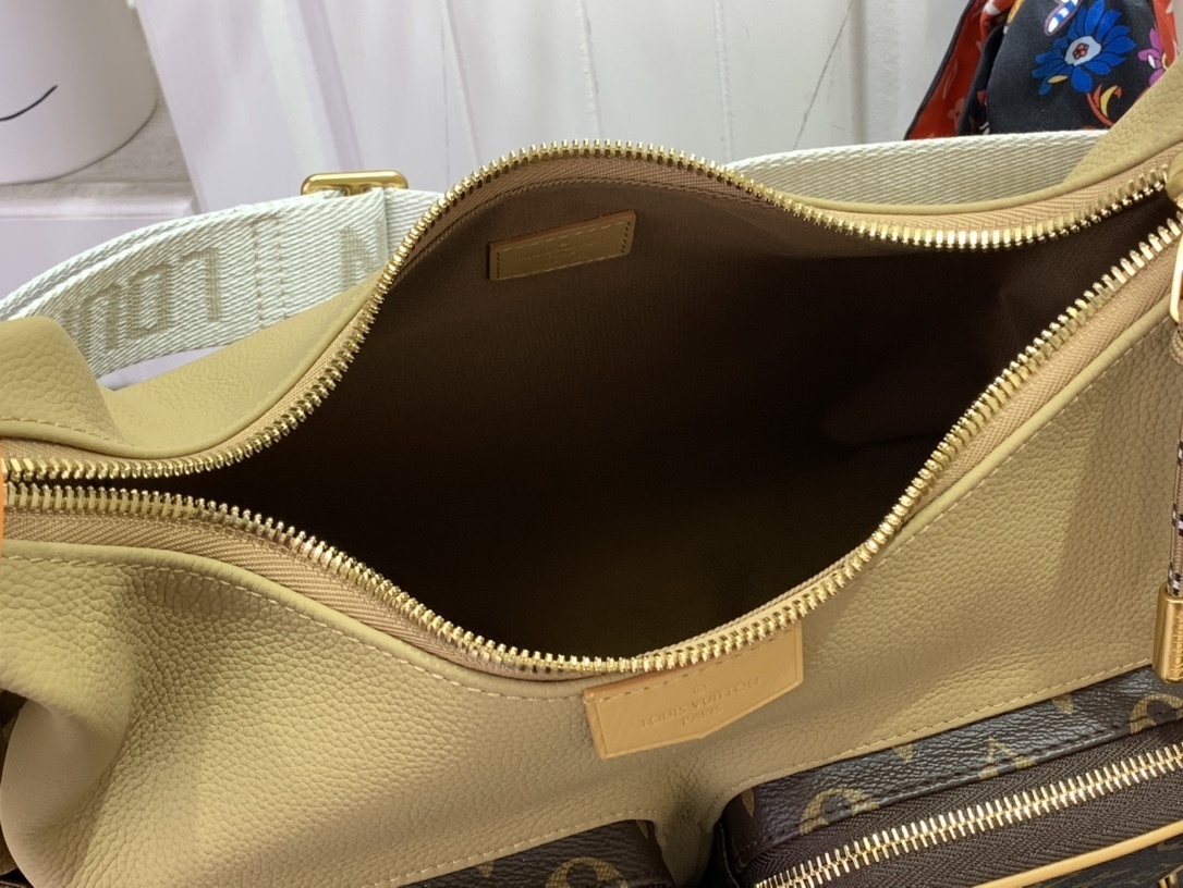 LV HOBO CARGO m12697