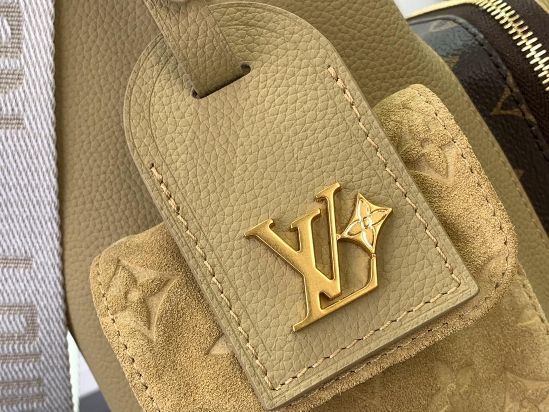 LV HOBO CARGO m12697