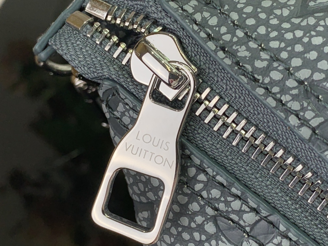 LV HOBO CRUISER PM M20875