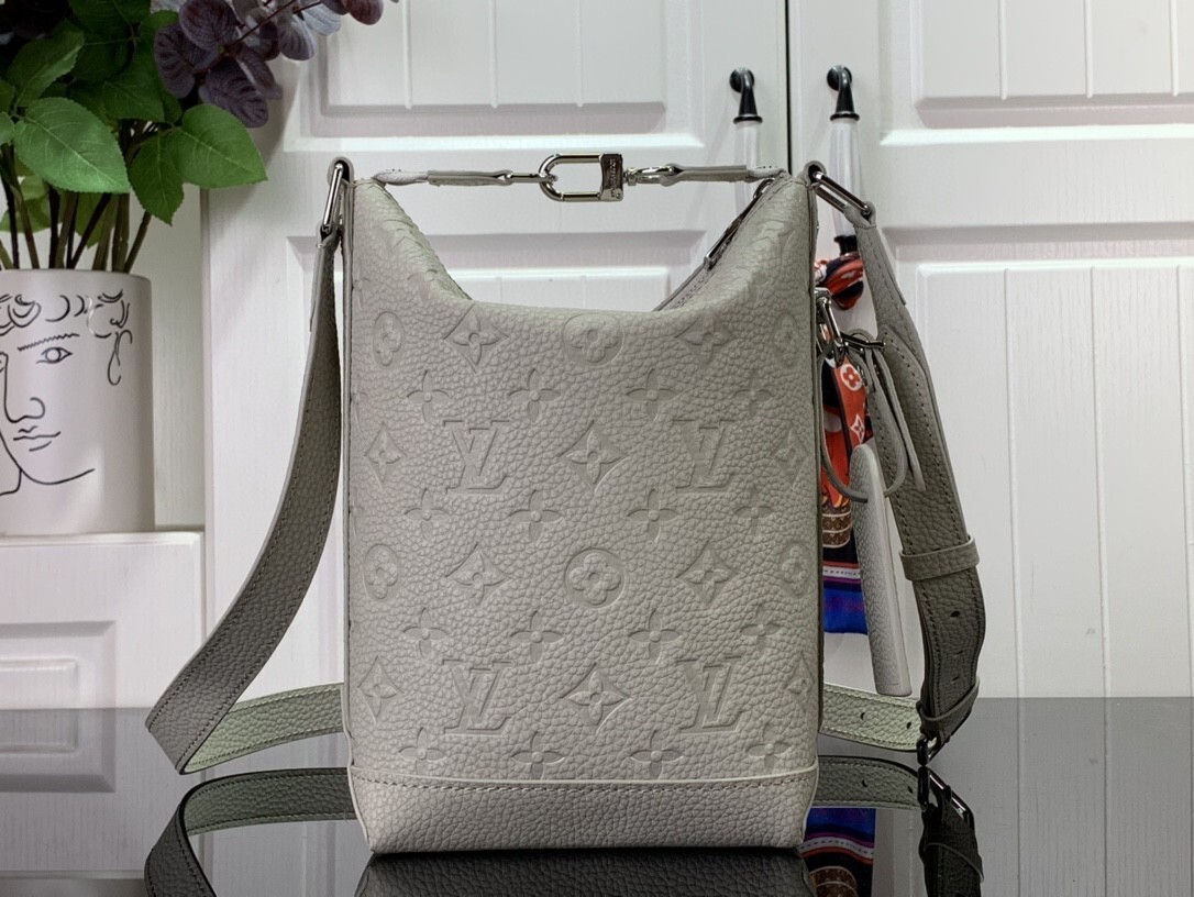 LV HOBO CRUISER PM M20875