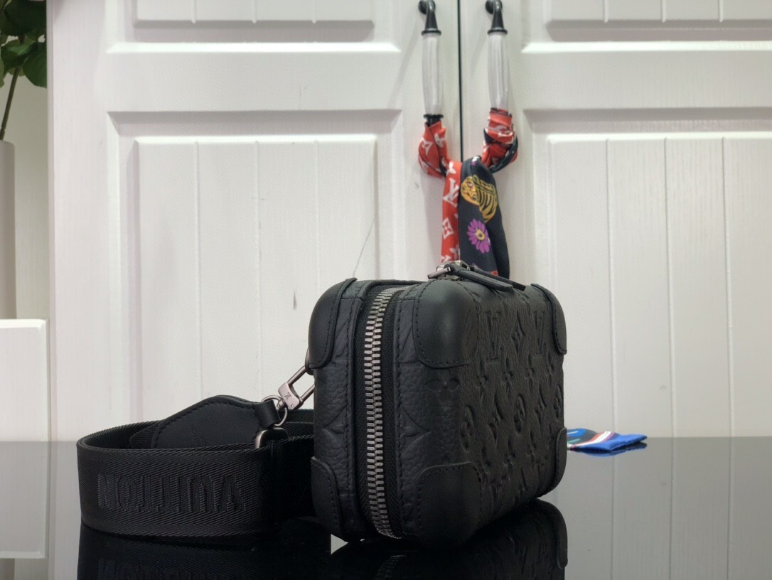 LV HORIZON CLUTCH M20439