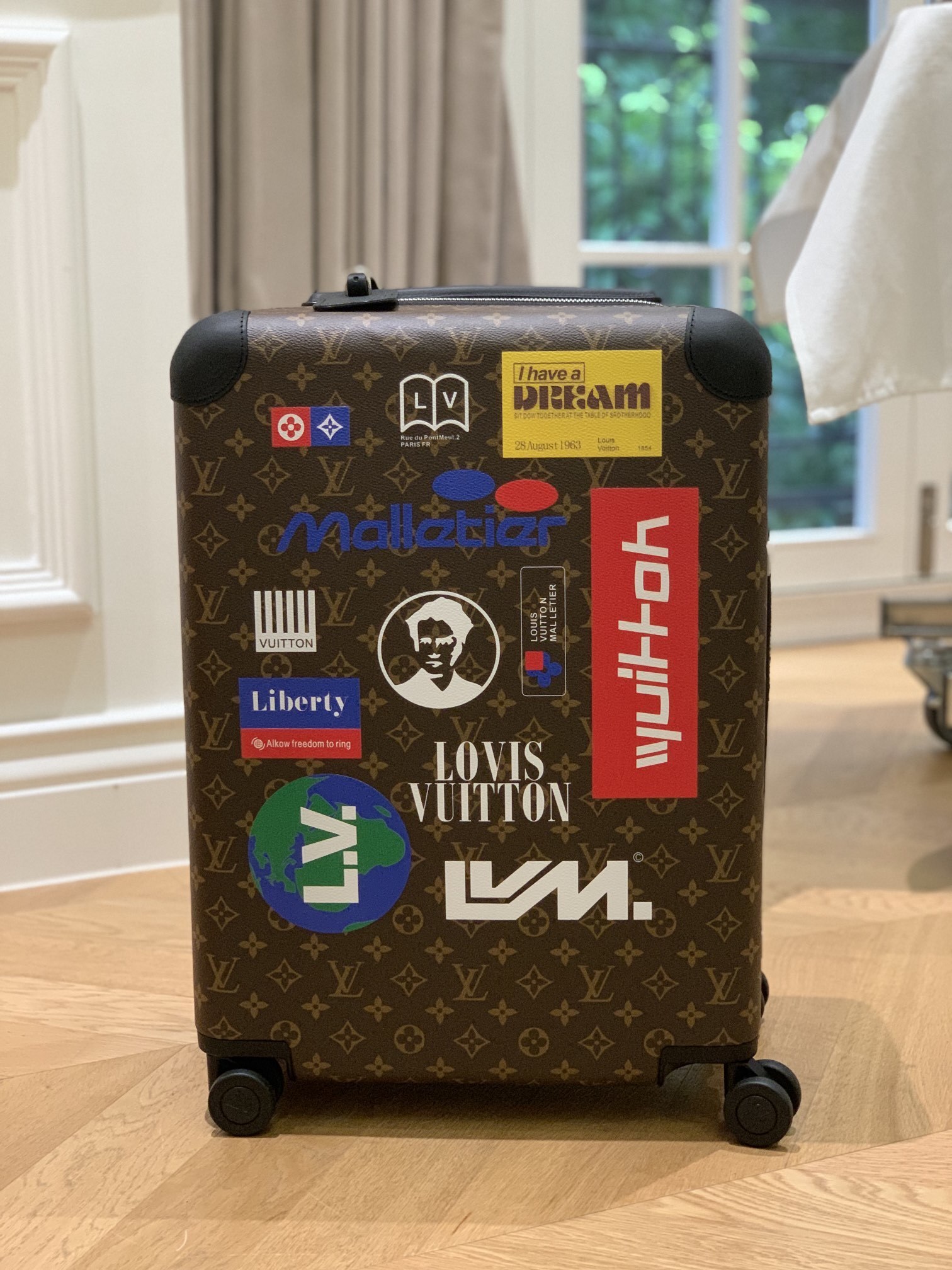 LV Horizon LUGGAGE M23303 