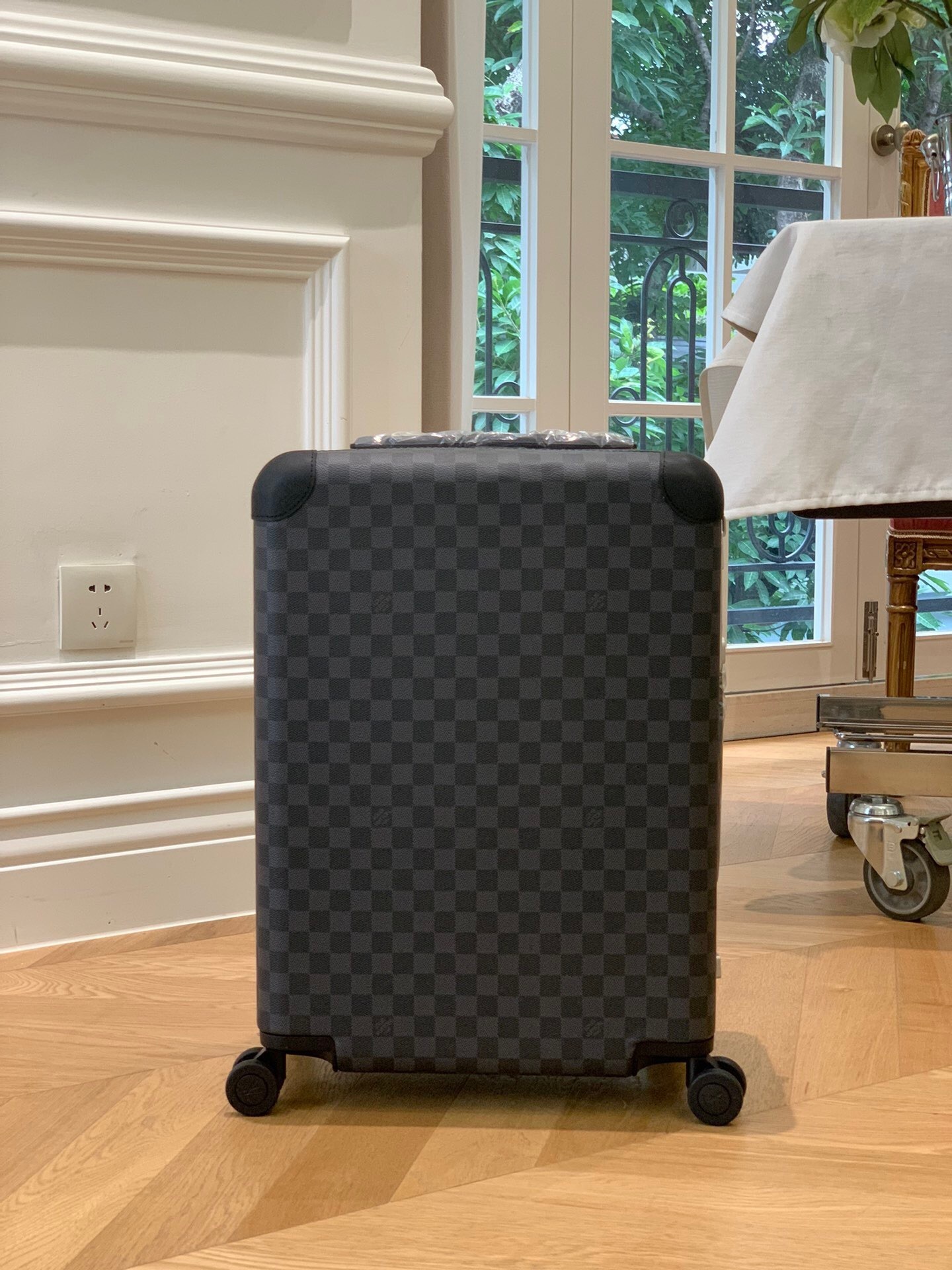 LV Horizon LUGGAGE M23303 