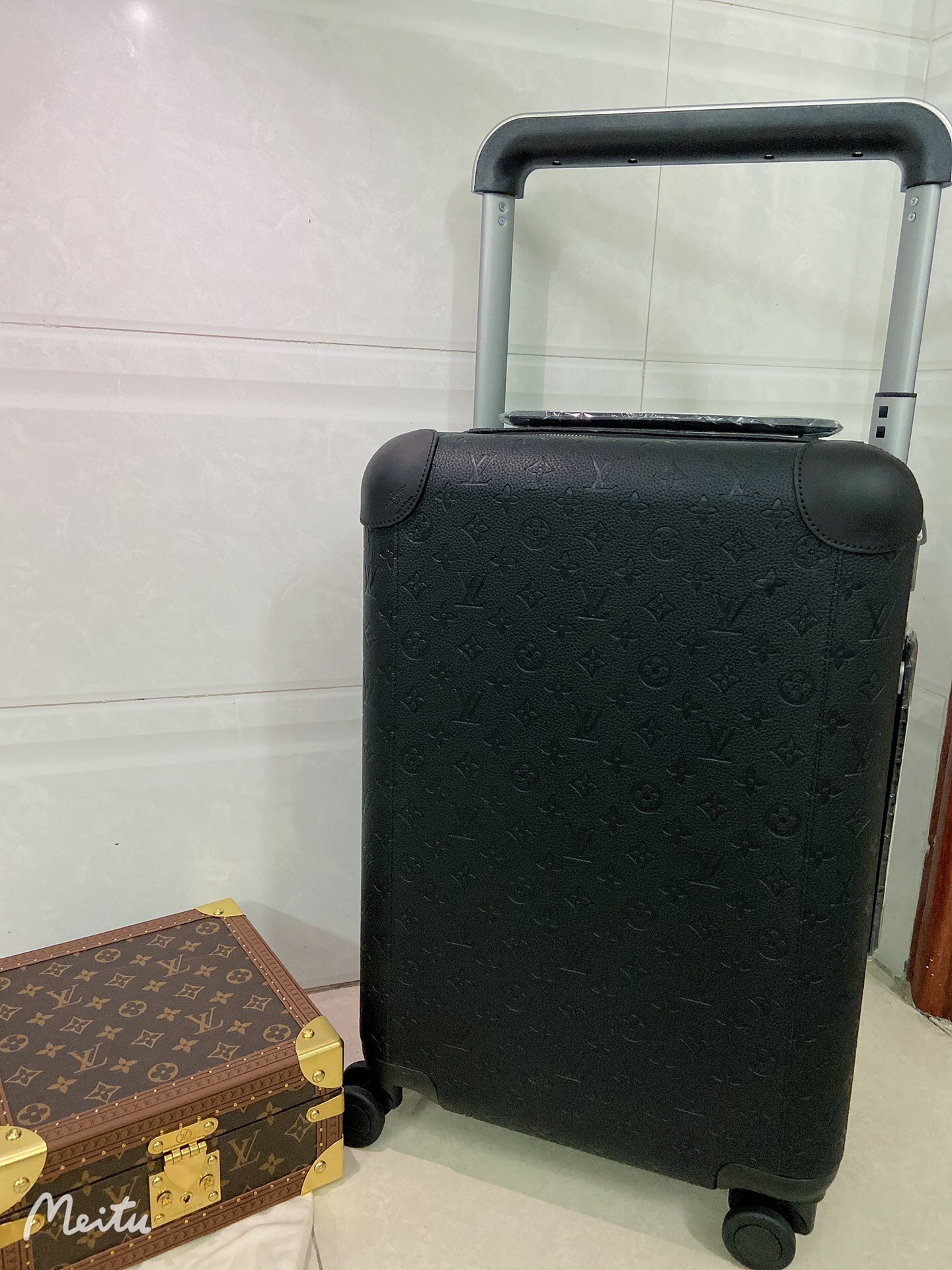 LV Horizon LUGGAGE M23303 