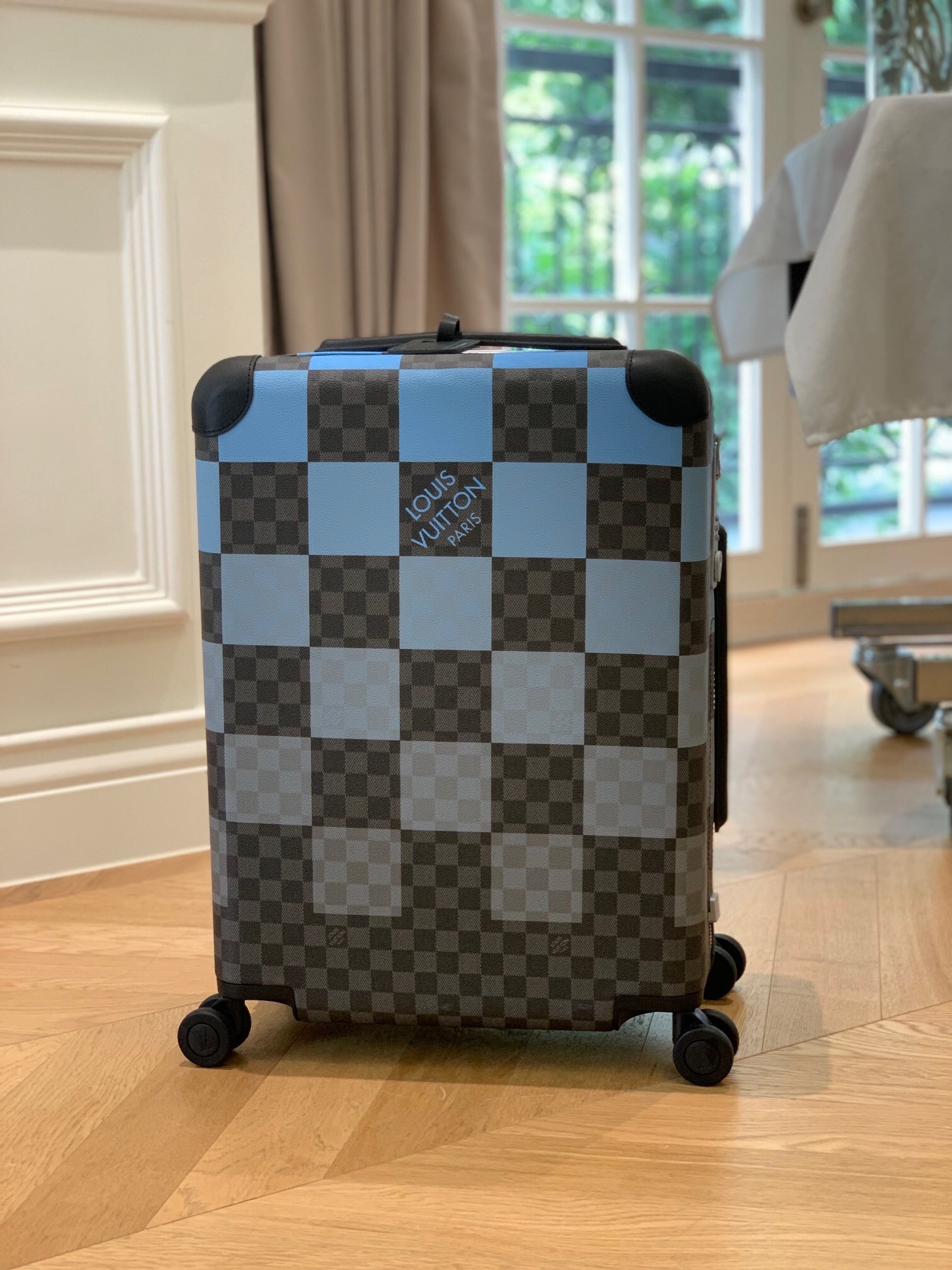 LV Horizon LUGGAGE M23303 
