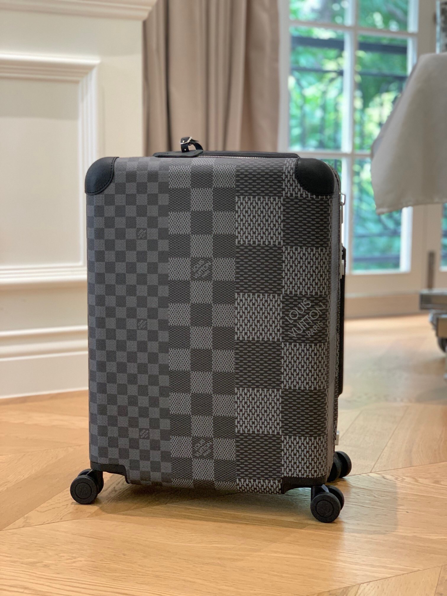 LV Horizon LUGGAGE M23303