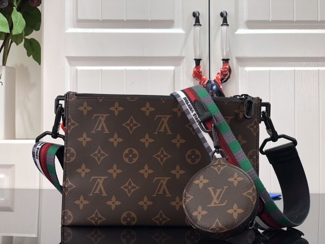 LV IN THE LOOP BAG M59681