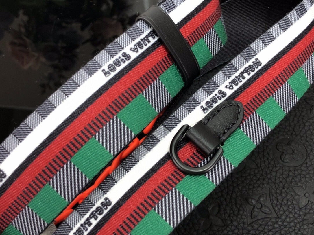 LV IN THE LOOP BAG M59681