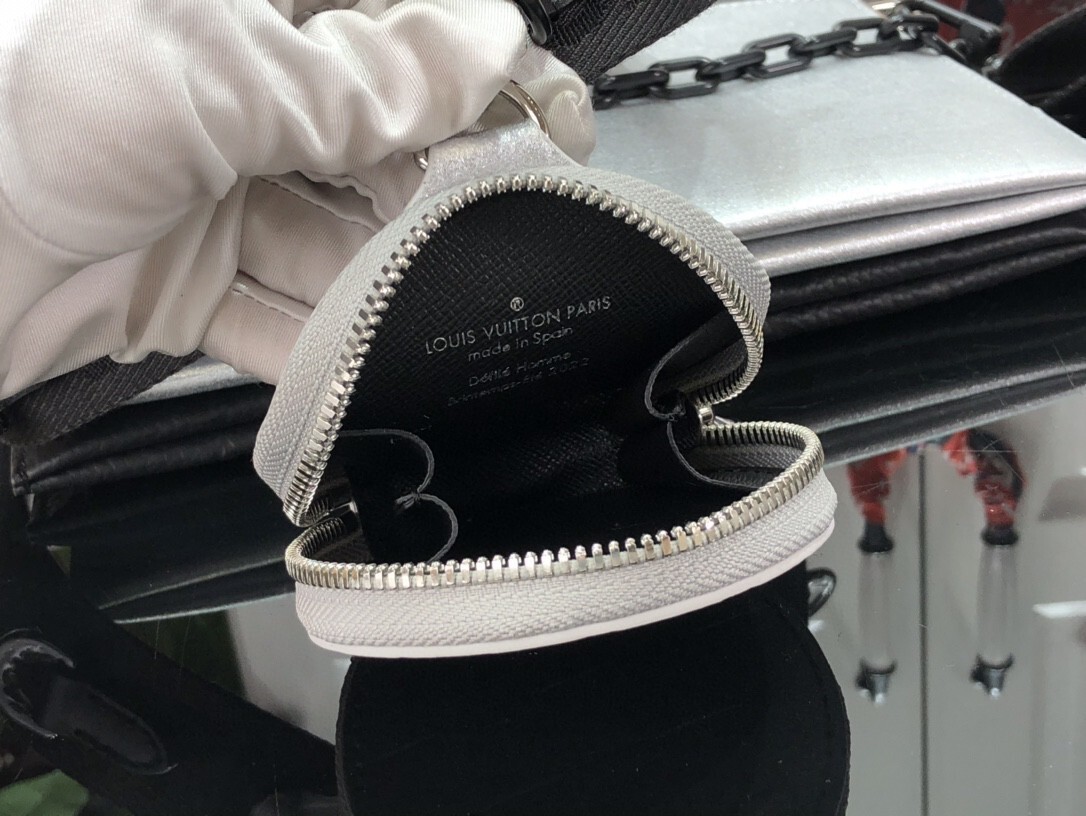 LV IN THE LOOP BAG M59681YG