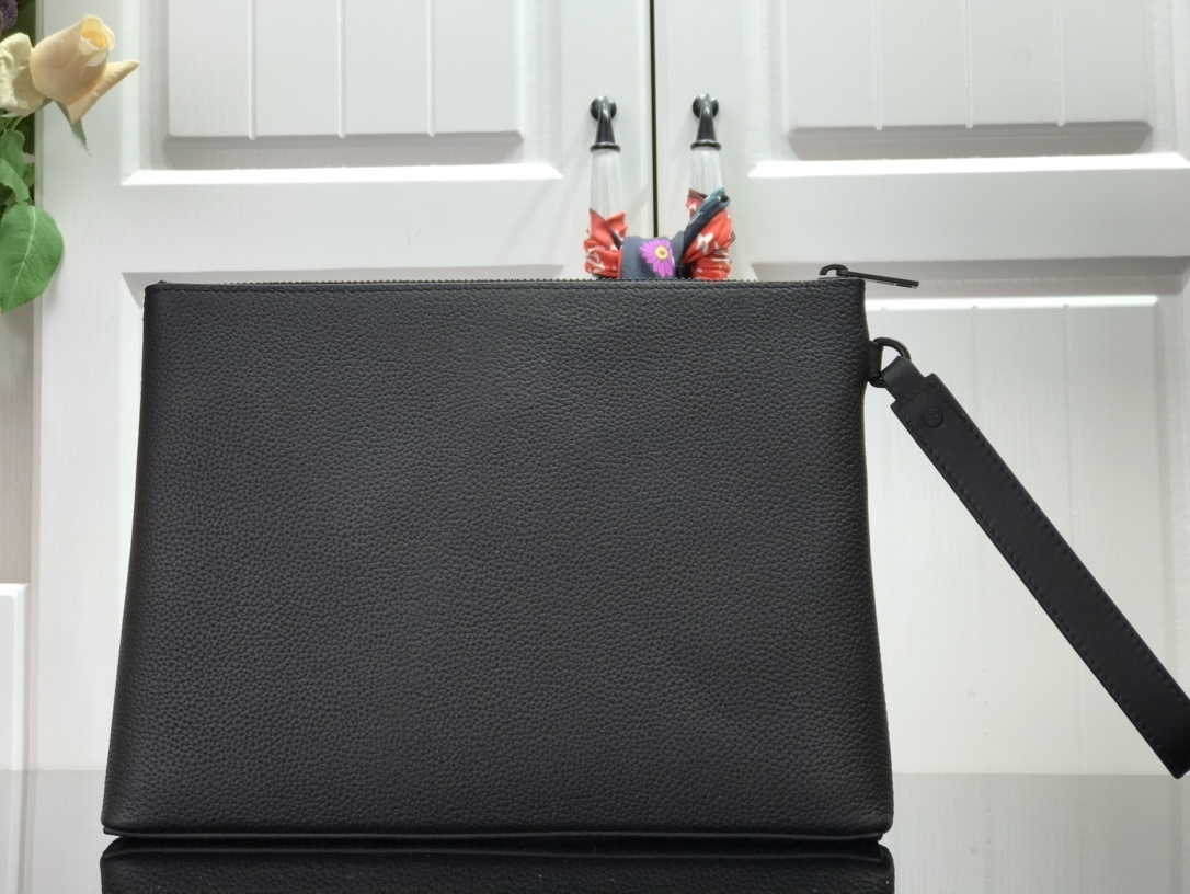 LV IPAD POUCH M69837 