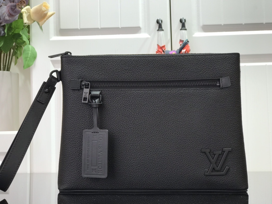 LV IPAD POUCH M69837 