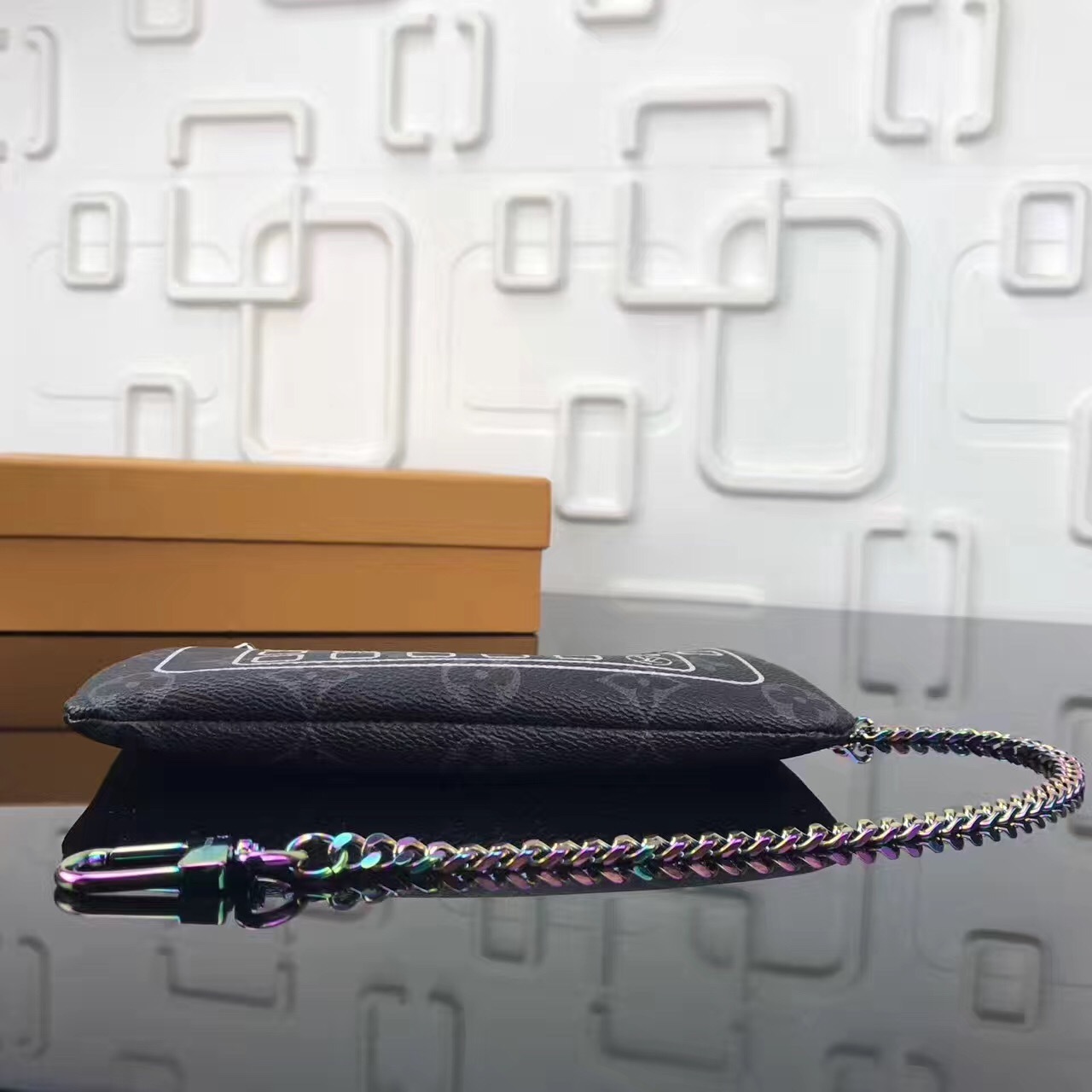 LV Iphone bag M64433