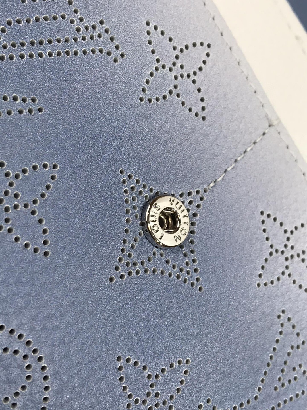 LV IRIS wallet M60143