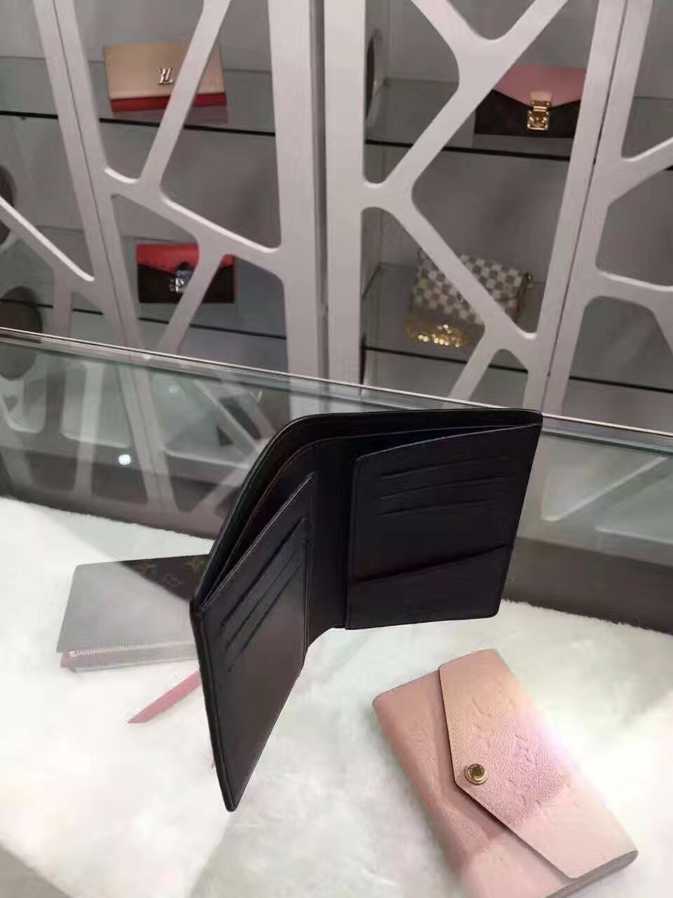 LV James wallet M63117B