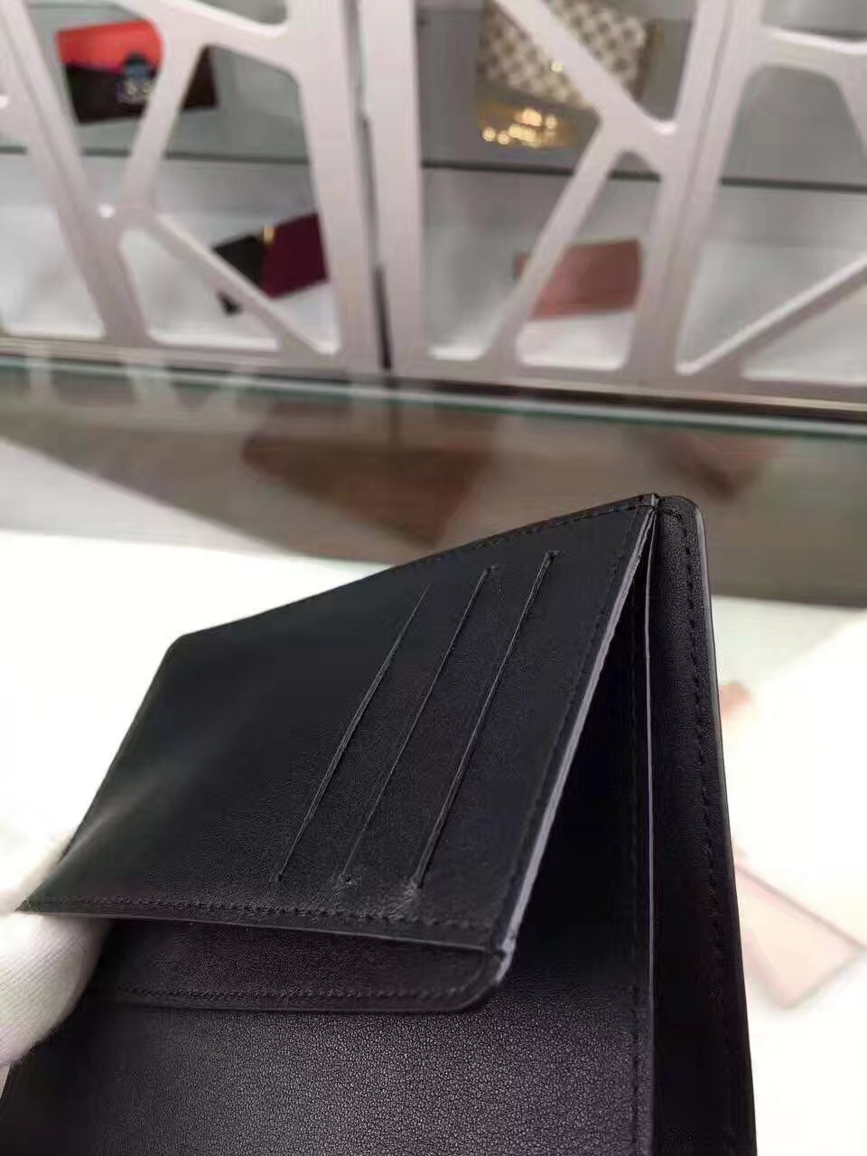 LV James wallet M63117B