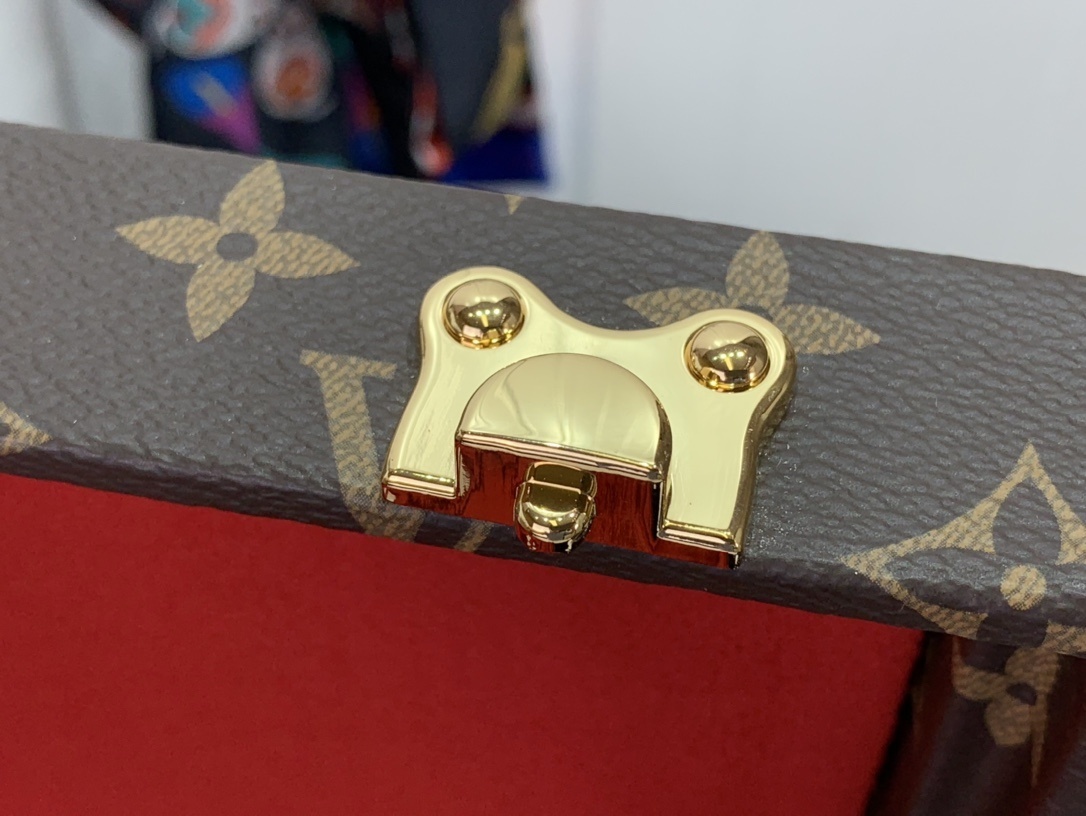 LV Jewelry box M20076 