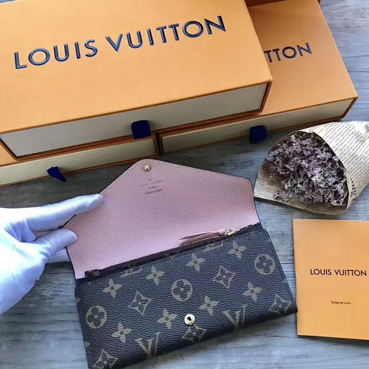 LV Josephine wallet 60708A