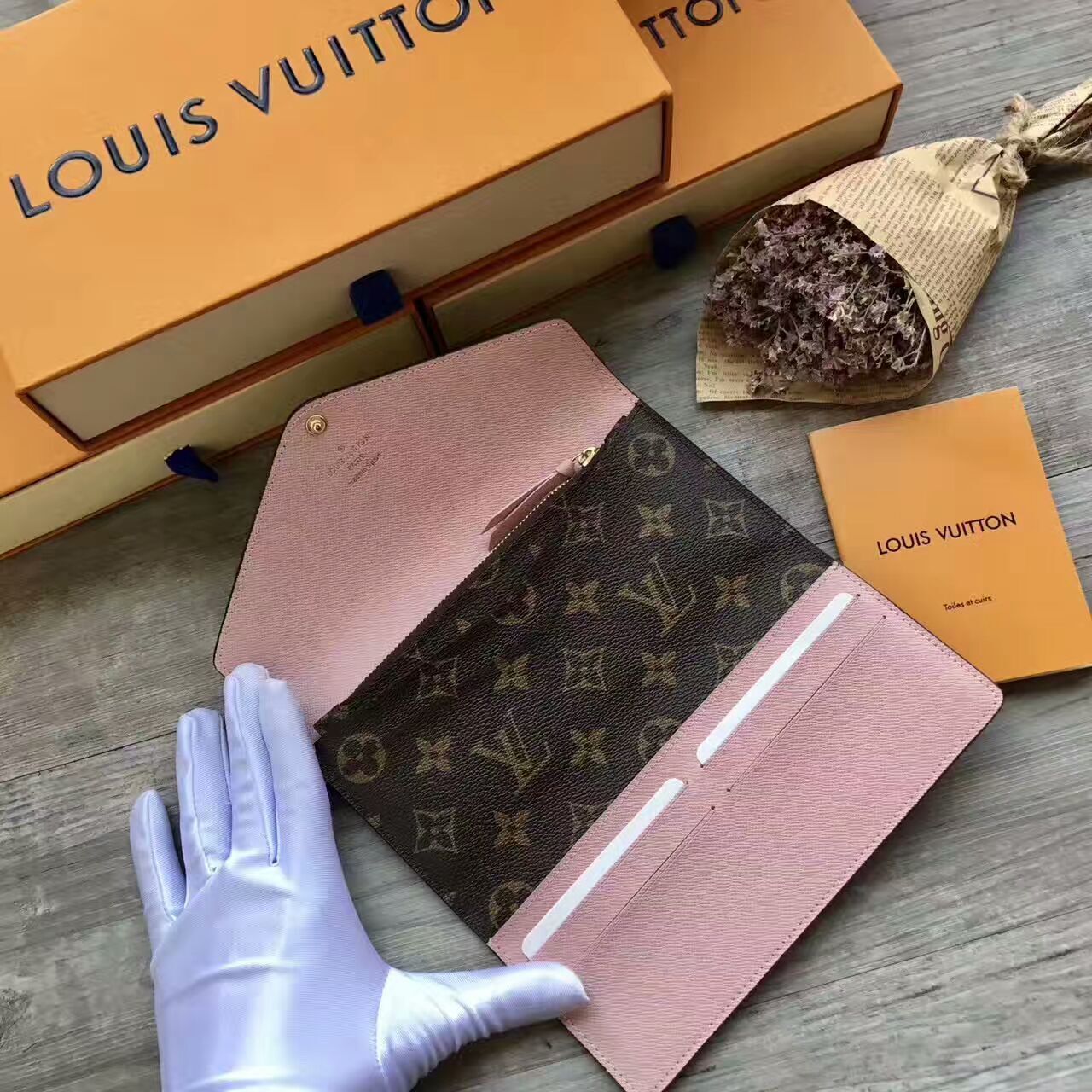LV Josephine wallet 60708A
