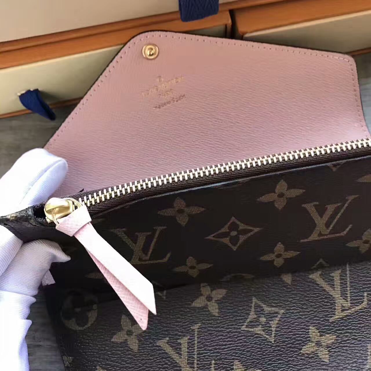 LV Josephine wallet 60708A