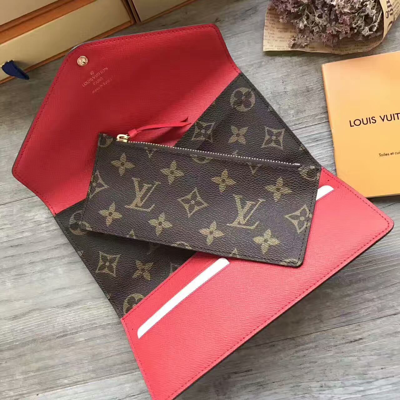LV Josephine wallet 60708A
