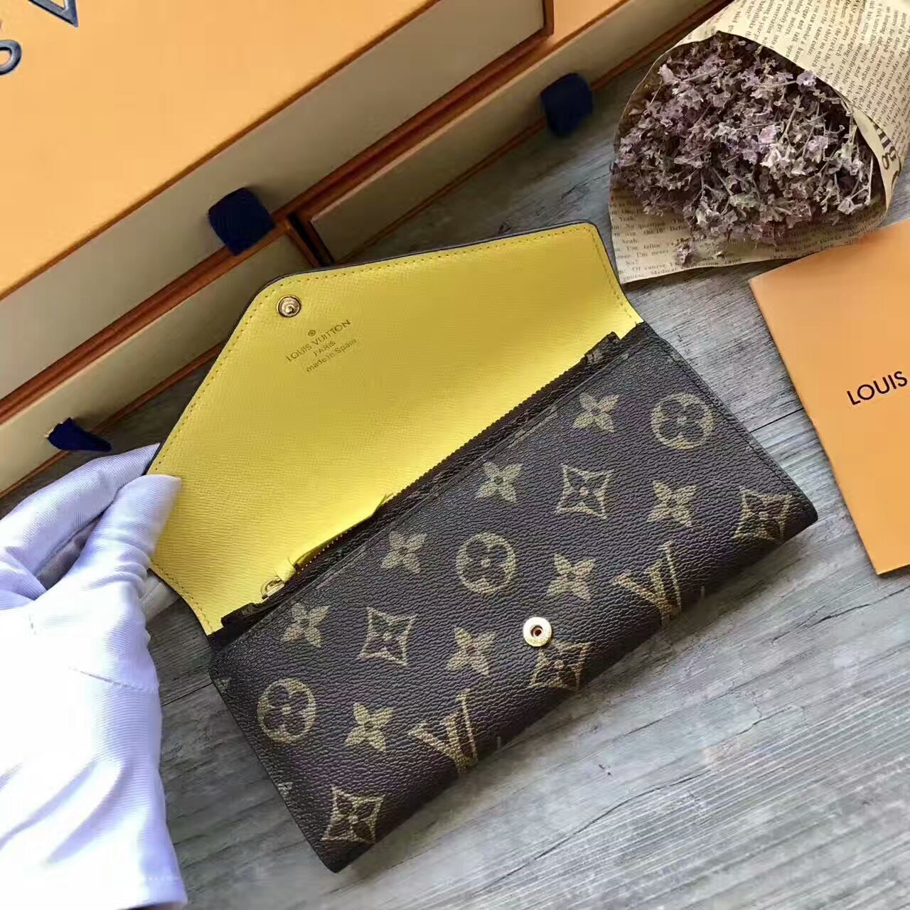 LV Josephine wallet 60708A