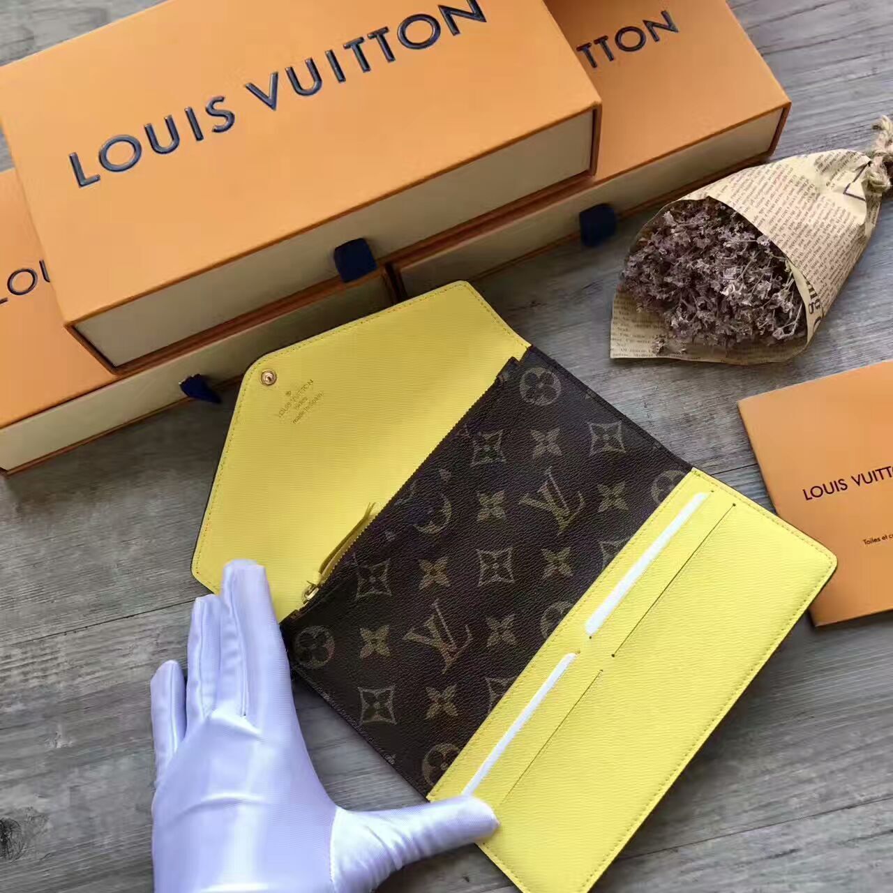 LV Josephine wallet 60708A