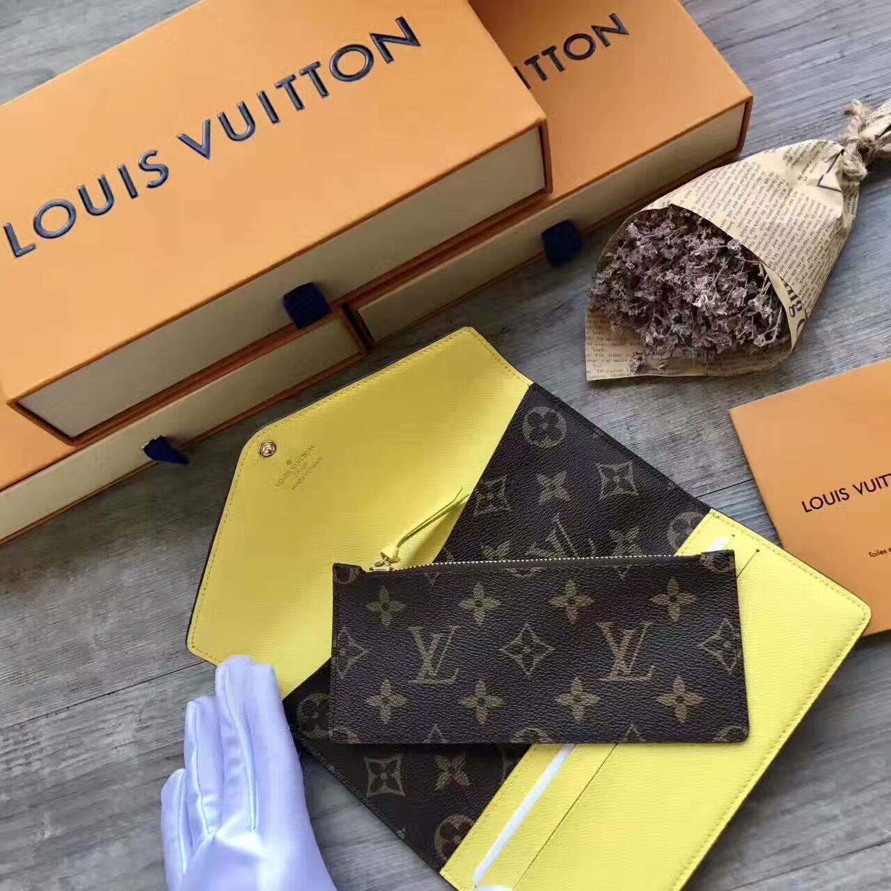 LV Josephine wallet 60708A
