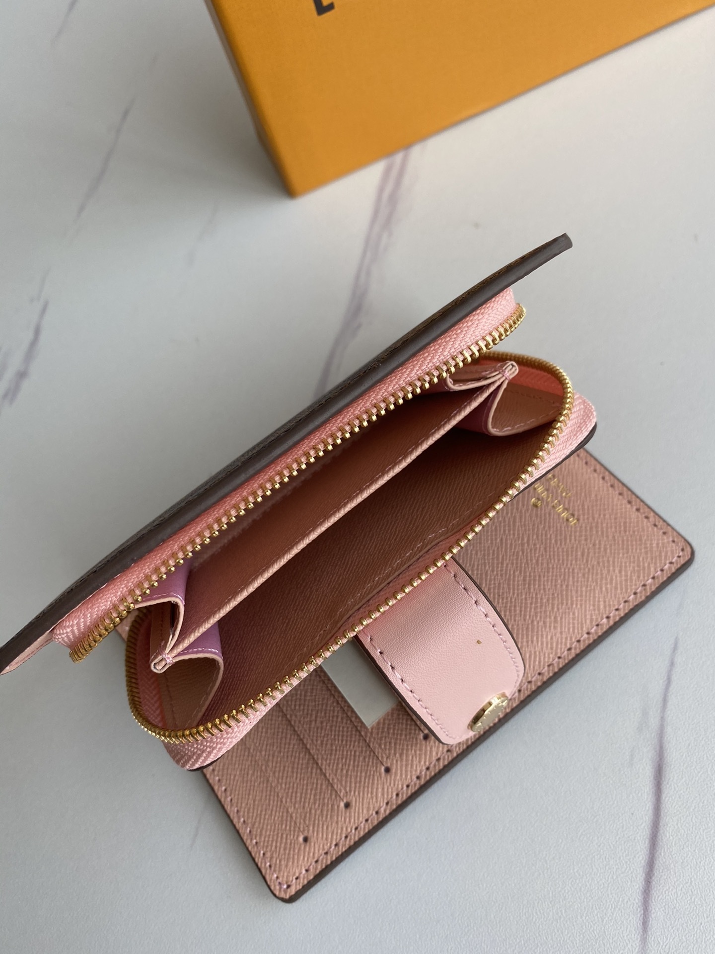 LV JULIETTE wallet M69433