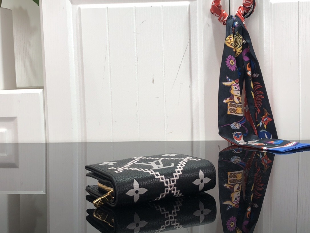 LV JULIETTE wallet M81212