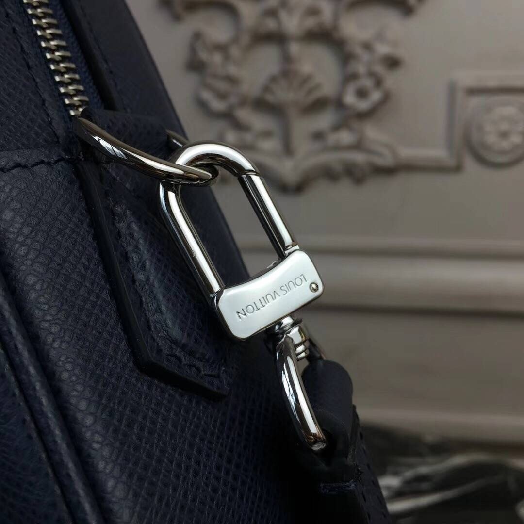 LV KASAI Bag M51726