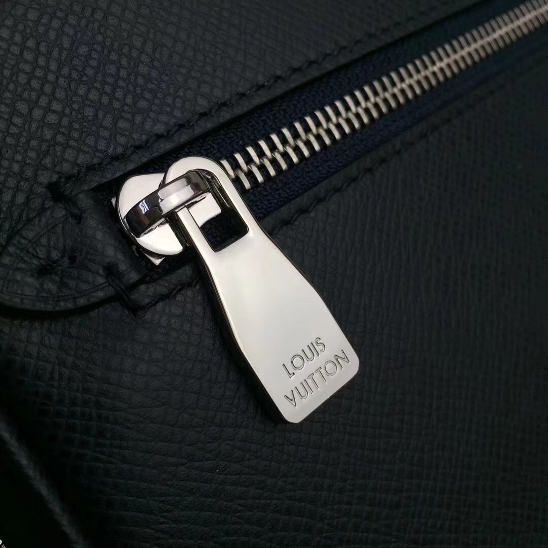 LV KASAI Bag M51726