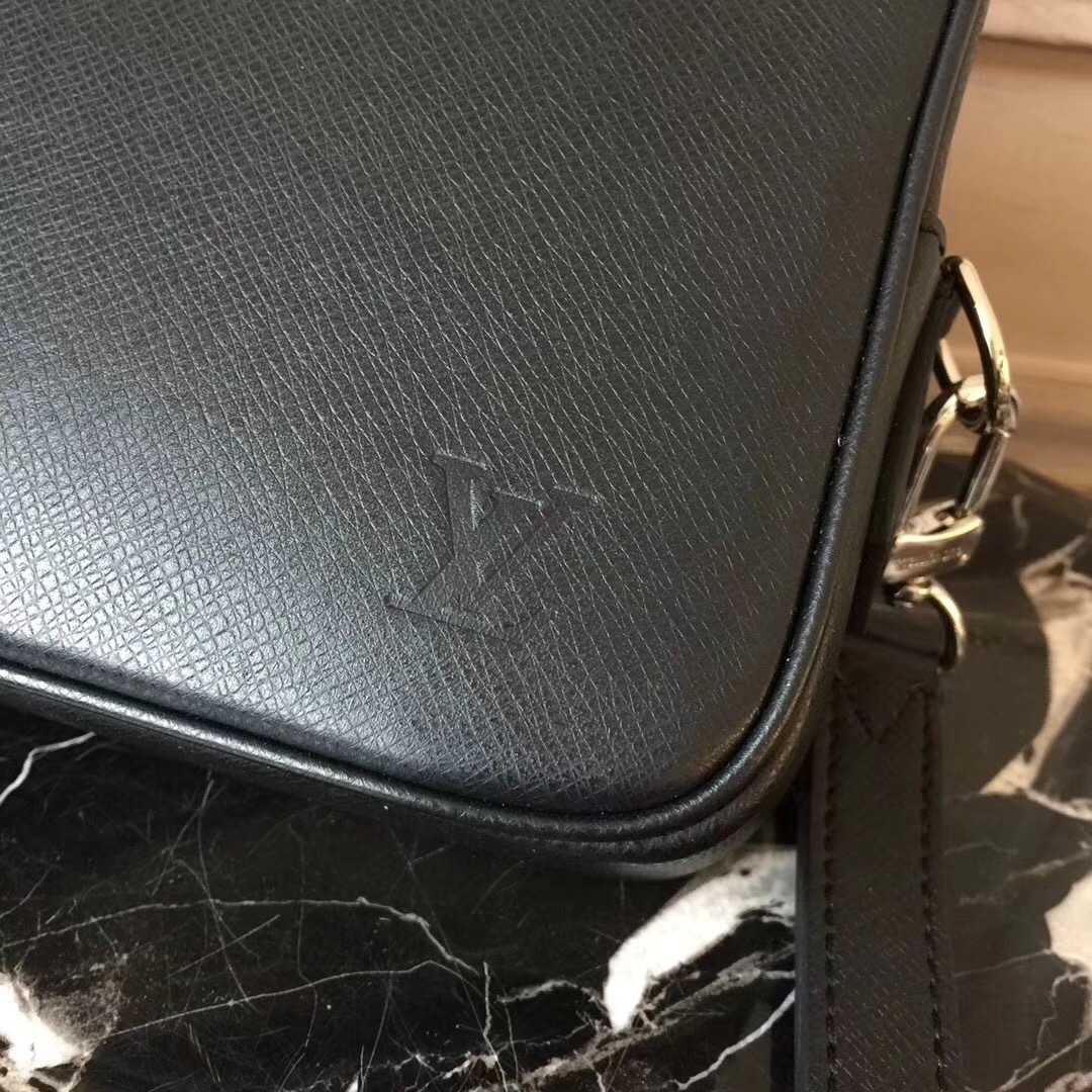 LV KASAI Bag M51726