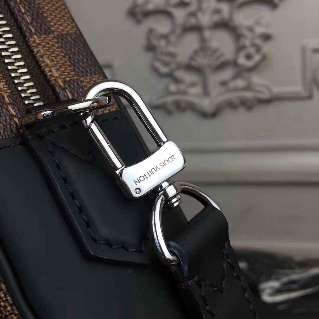 LV KASAI CLUTCH N41664