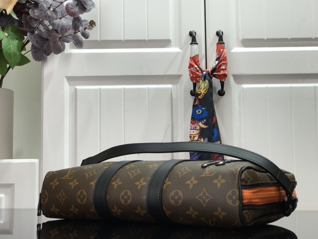 LV KEEPALL M80130L