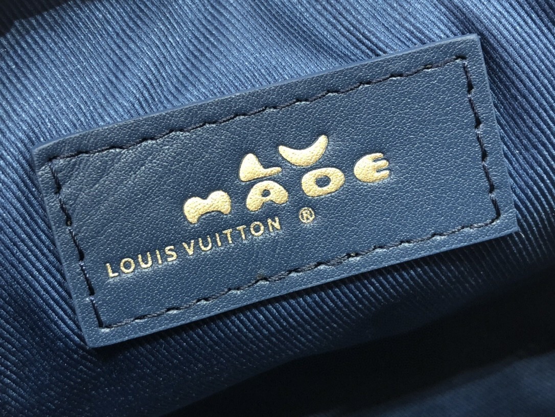 LV KEEPALL XS M81011