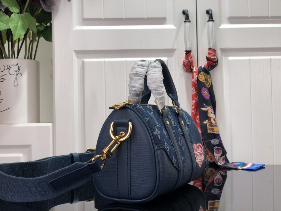 LV KEEPALL XS M81011